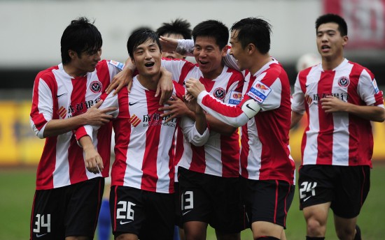 昂达夫数据：5次射门3次射正上演帽子戏法，23次传球（昂达夫爆发：5射3中戴帽，送出23次传球）