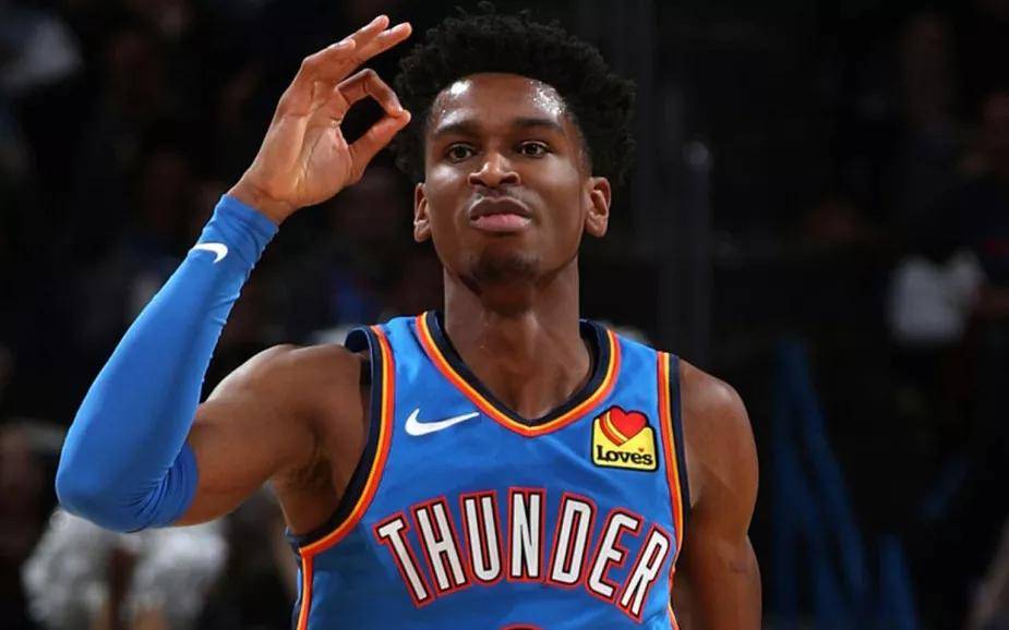 林诗栋：我没有让大家失望！胜利后亲吻胸前国旗（林诗栋：不负众望，取胜后深情亲吻胸前国旗）