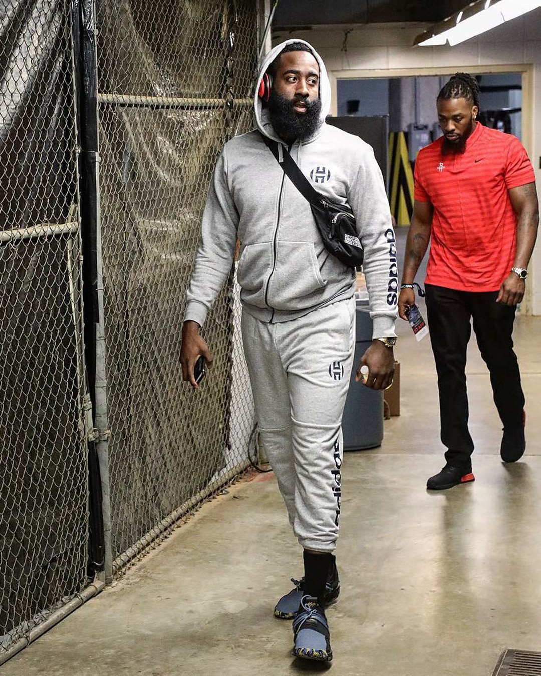 巴黎人报：舍瓦利耶有望迎来国家队首秀，多名轮换球员将出场（巴黎人报：舍瓦利耶有望上演国家队处子秀，多名轮换球员预计登场）