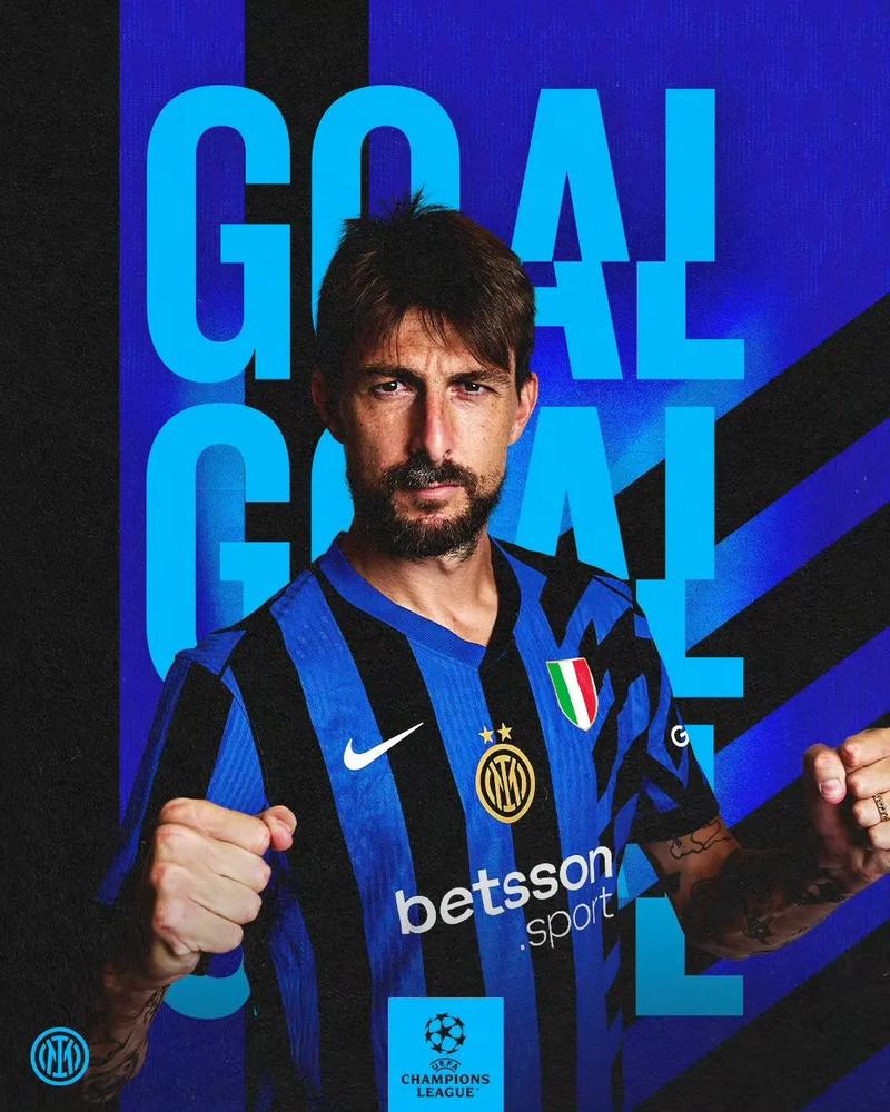 致敬队友！巴特勒身穿斯潘塞的洛约拉大学长曲棍球队服亮相（巴特勒穿斯潘塞的洛约拉大学长曲棍球球衣出场，向队友致敬）