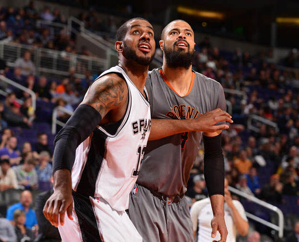 WTT总决赛：首个世界前十被淘汰！邱党1-4败北，男单8强已出其二（WTT总决赛：首位世界前十出局！邱党1-4告负，男单八强已有两席）