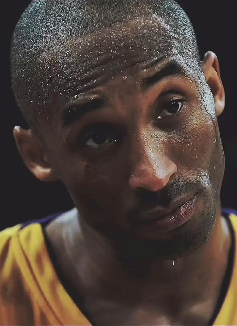 欧冠-姆巴佩破门维尼修斯双响 皇马5-1萨尔斯堡（欧冠：维尼修斯梅开二度，姆巴佩建功，皇马5-1大胜萨尔斯堡）