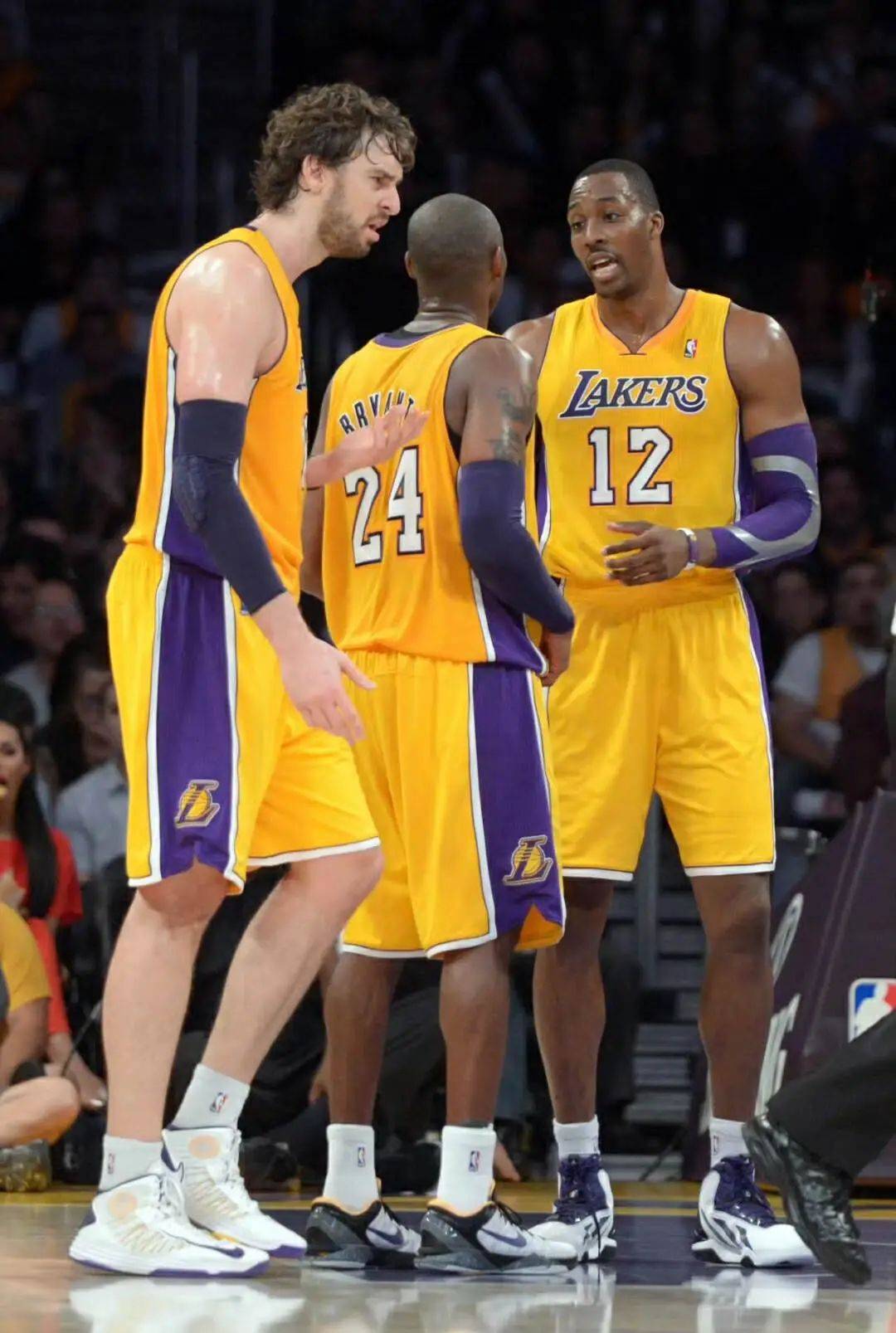 罗马靠稳健防守拿下胜利（稳固后防助罗马取胜）