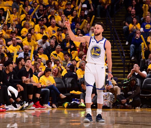 排面，西班牙人官方晒武磊进球集锦为其庆祝34岁生日（西班牙人官方发布武磊进球集锦，为其34岁生日送上祝福）